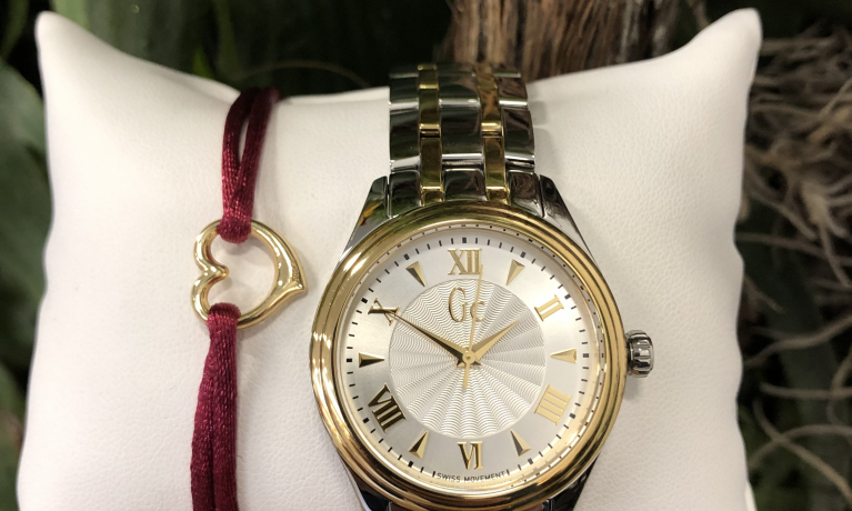 Gratis! Bij aankoop van dit Gc horloge krijg je de armband met gouden  hartje t.w.v. €60,- er gratis bij. | juwelier \u0026 goudsmid Nottet